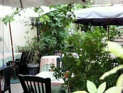 Auberge Du Cheval Blanc, Prenota Ostello Ostelli a Morbihan, Ostello