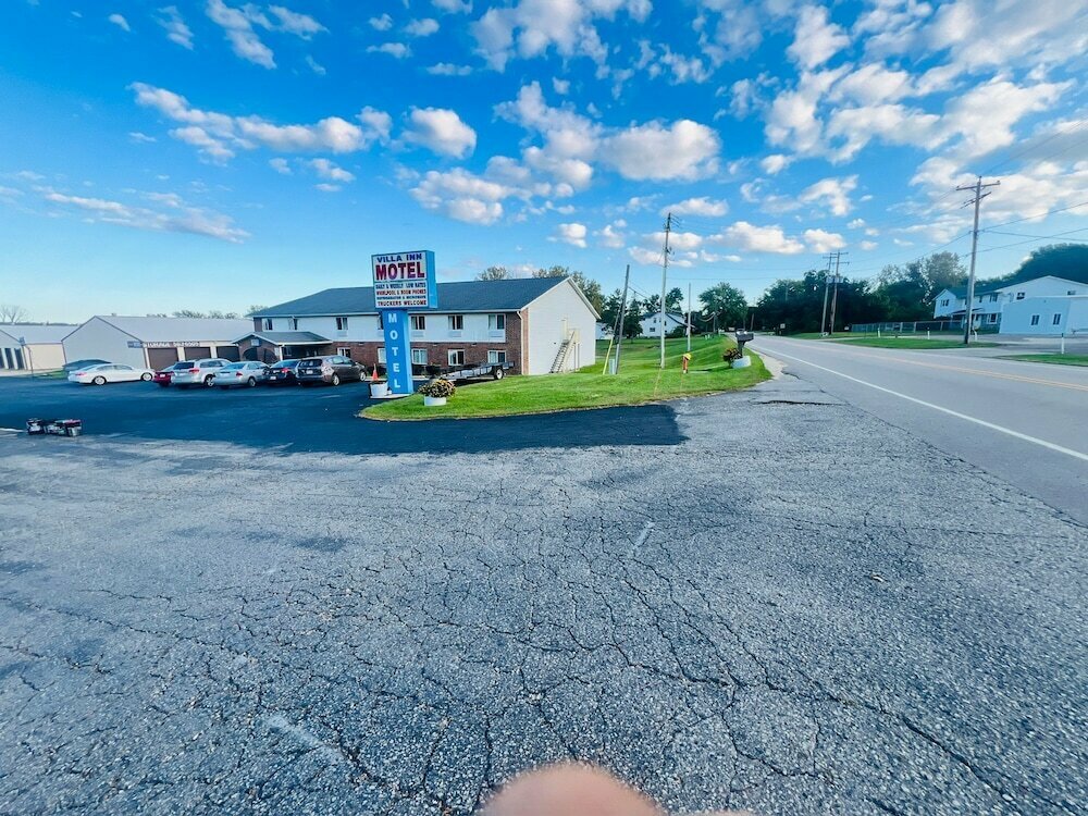 Villa Inn Motel Near Hwy 12 Wi Capital O