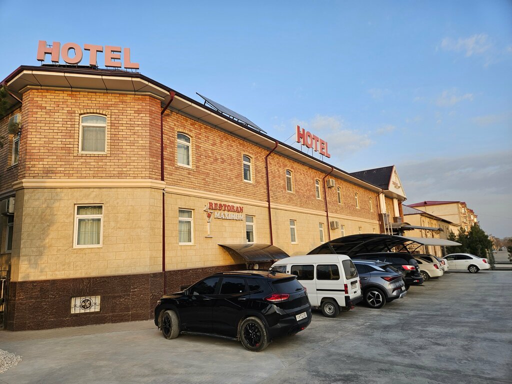 Maximum Hotel