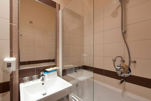 Maistra Select Petalon Resort, Забронировать Отель Отели в центре Врсар с завтраком, отели в центре Врсар с завтраком