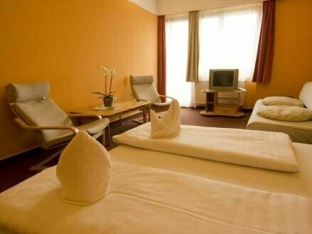 Cardoner Hotel és Konferenciaközpont, Réserver Hôtel Hôtels à Pest avec parking, Parking