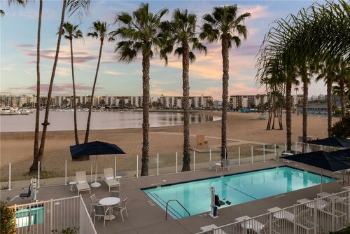 Jamaica Bay Inn Marina Del Rey Tapestry Collection by Hilton, Забронировать Отель Марина дел Рей штат Калифорния