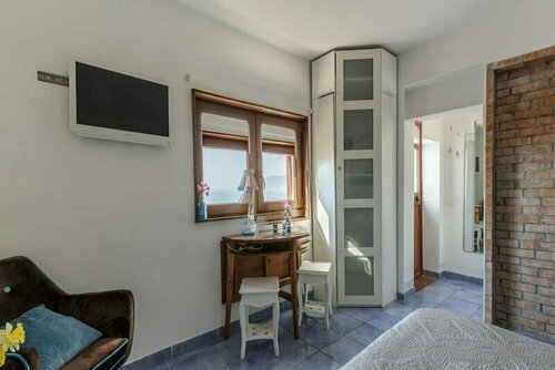 14 Leoni, Book Hotel Salerno Campania