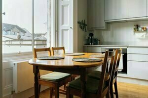 Contemporary & Central 1BD Flat - Leith!