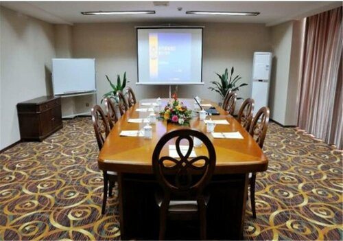 Chengdu Time Jincheng Hotel, Book Hotel Hoteller i Chengdu med parkering, Parkering