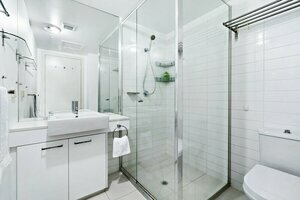 Miranda, 1bdr Docklands Apartment