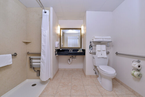 Holiday Inn Madison at The American Center, Varaa Hotelli Madison Wisconsin