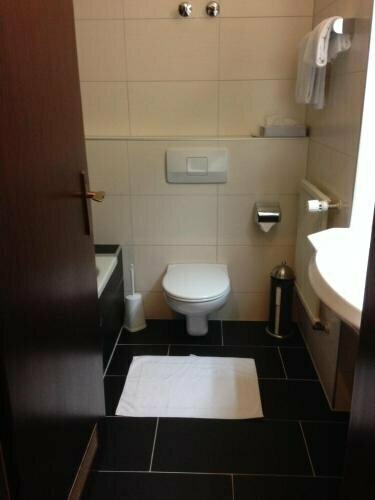 City Hotel, Забронировать Отель Отели Лар с завтраком, Завтраки