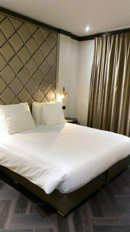 G hotel