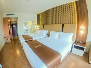 Jupiter Trevi Resort and Spa, Забронировать Курортный отель Курортные отели Пакчонг, Курортный отель