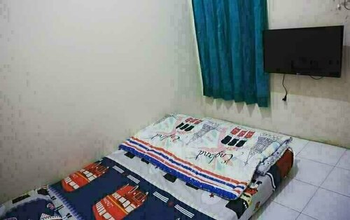West Surabaya Homey, Забронировать Отель Отели Tandes с парковкой, Парковка