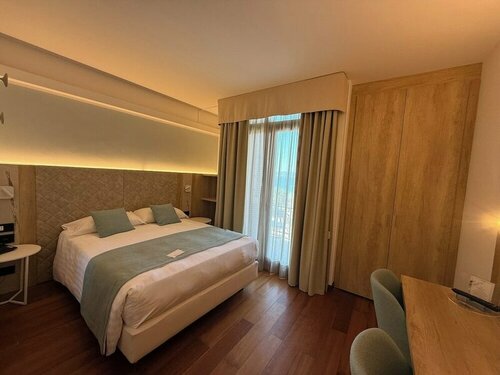 Hotel Parigi, Забронировать Отель Отели Бордигера с питанием, Пансион