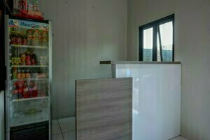 RedDoorz near Stasiun Tawang Semarang