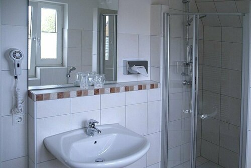 Flair-Hotel Neeth, Забронировать Отель Лемкулен Ploen