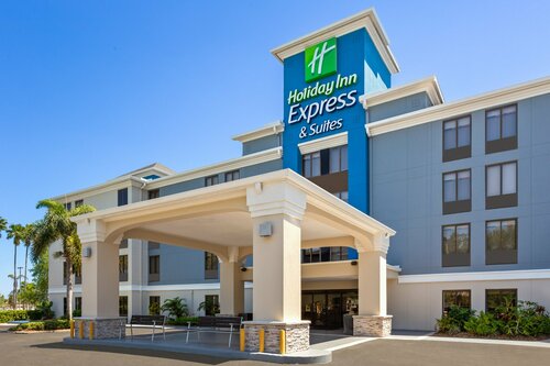 Holiday Inn Express & Suites Tampa Airport