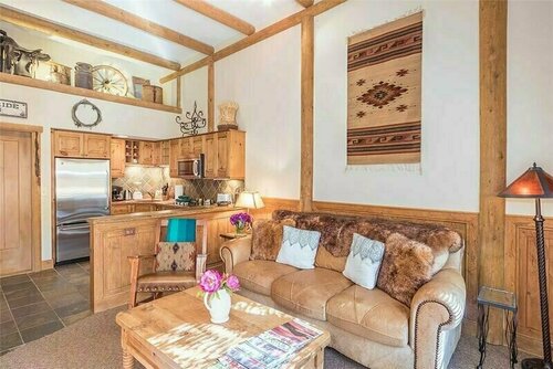 Columbia Place Condominium, Забронировать Отель Отели Теллурайд с парковкой, рядом с Лыжный подъемник San Sophia, Парковка