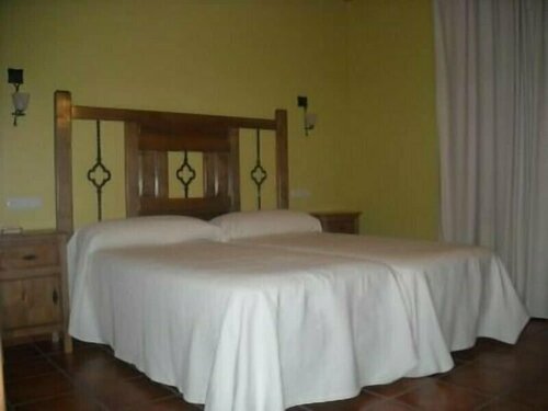 Hospederia Los Reales, Book Hotel  