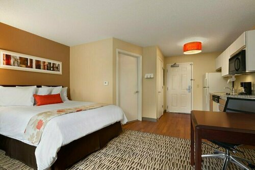 Suburban Studios Charlotte - Executive Park, Забронировать Отель Отели Шарлотте с парковкой, Парковка