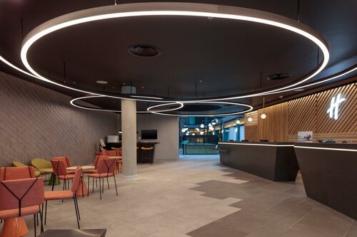 Holiday Inn London Heathrow - Bath Road by IHG, Забронировать Отель Бизнес-отели Хитроу, 4* 5*