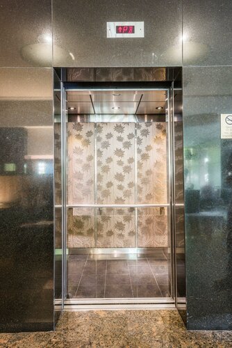 Holiday Inn Guadalajara Select by IHG, Забронировать Отель Отели Гвадалахары с парковкой, рядом с Abastos Guadalajara Farmer's Market, Парковка