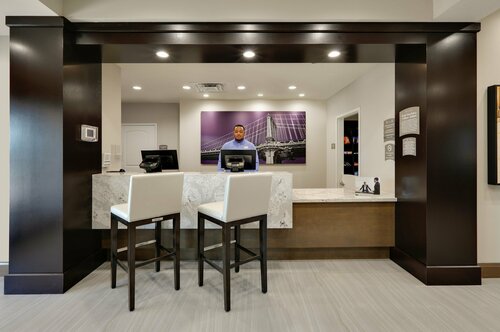 Staybridge Suites Oklahoma City Dwtn - Bricktown by IHG, Забронировать Отель Отели Оклахома-Сити с парковкой, рядом с Riversport Rapids, Парковка