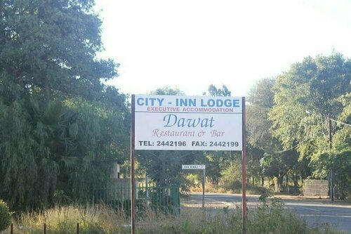 City Inn Lodge, Забронировать Отель Отели Франсистаун с парковкой, рядом с Grand Plaza Mall Francistown, Парковка