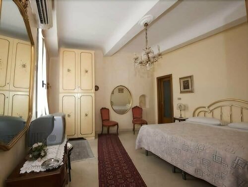 Barbara House - Guest House, Book Hotel Florence Tuscany