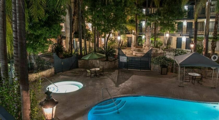 Vanllee Hotel and Suites