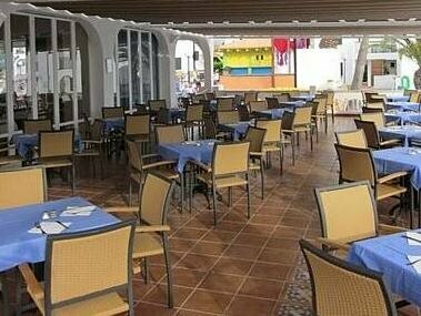 Oasis Park Apartamentos, Book Apartment Hotels in Ciutadella with Parking, Parking