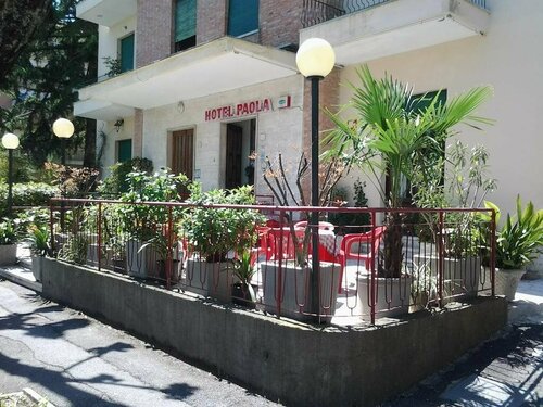 Hotel Pensione Paola, Забронировать Отель Отели в центре Кьянчано-Терме, в центре, Парковка