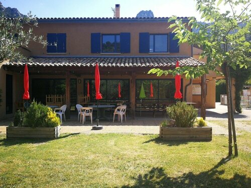 Village Vacances La Fontaine dAnnibal, Забронировать Отель Ньон Drôme Provençale