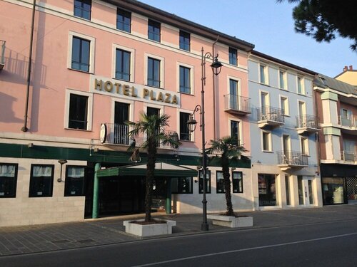Hotel Plaza, Забронировать Отель Отели Ломбардии с бассейном, Бассейн