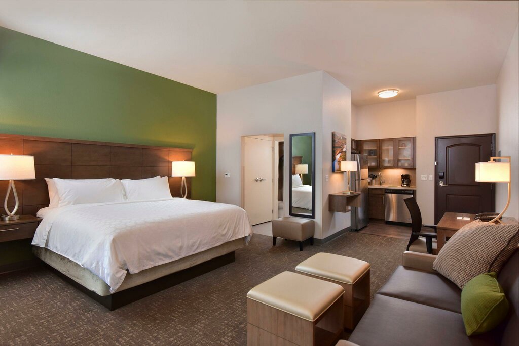 Staybridge Suites Wisconsin Dells Lake Delton