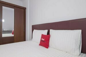 RedDoorz near Siloam Karawaci 2