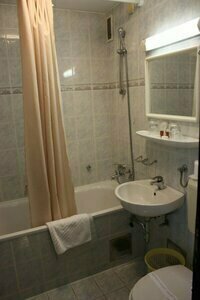 Hotel I