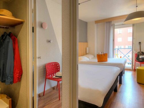ibis Hyeres Centre, Забронировать Отель Отели Йера с бассейном, Бассейн