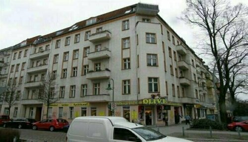 Berliner City Pension, Prenota Hotel Friedrichshain-Kreuzberg Berlino, vicino a RAW Tempel