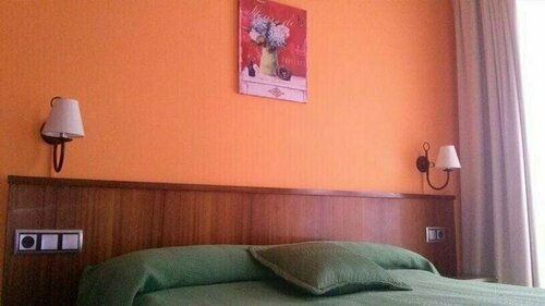Hostal Sayola, Book Hostel / Vandrerhjem Camprodon Ripolles