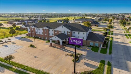 Spark by Hilton Grand Island, Забронировать Отель Гранд-Айленд штат Небраска