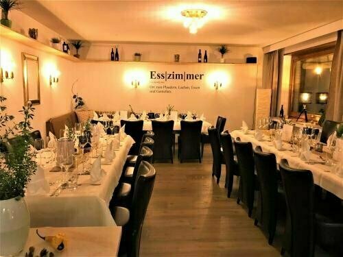 Hotel & Restaurant Bienefeld, Забронировать Отель Отели Коршенброх с парковкой, Парковка