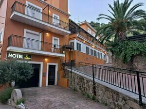 Hotel Rural El Molino. Alojamiento EN Baños de Montemayor