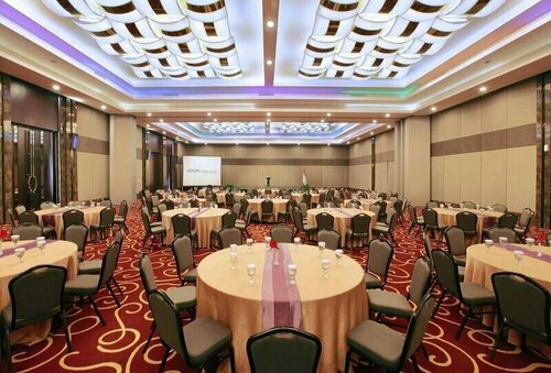 Aston Imperial Hotel, Rezervați Hotel Hoteluri în Bekasi cu parcare, aproape de Revo Town, Parcare
