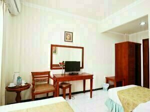 Urbanview Hotel Pasah Asi Gubeng by RedDoorz, Reserva ahora Hotel Gubeng Java Oriental