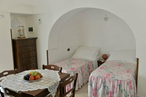 I Trulli Del Nonno Michele, Rezerwuj Bed and Breakfast Hotele w Valle d'Itria z parkingiem, Parking