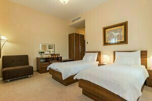 Hotel Maroon