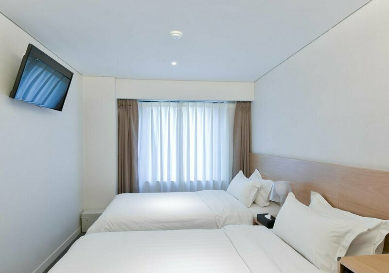 I. T. W. Hotel