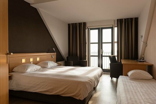 Hotel Hoogeerd by Flow Niftrik - Nijmegen, Забронировать Отель Отели Нифтрик с парковкой, Парковка