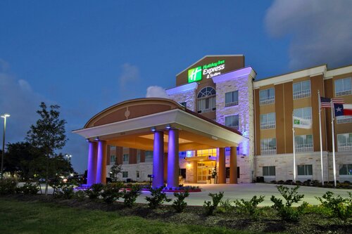 Holiday Inn Express & Suites Houston East - Baytown by IHG, Забронировать Отель Бейтаун Texas Gulf Coast