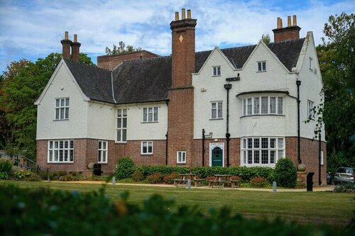 Edgbaston Park Hotel and Conference Centre, Забронировать Отель Отели Бирмингема с парковкой, рядом с Barber Institute of Fine Arts, Парковка