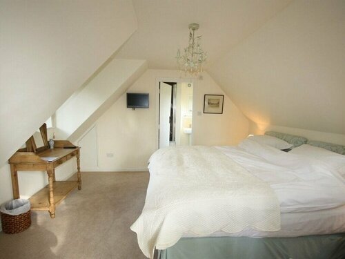 Stanford Dingley Bed and Breakfast, Rezervați Hotel Hoteluri de afaceri în Merseyside, 4* 5*